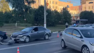В Чебоксарах на Президентском бульваре в ДТП травмы получили водитель и ребенок-пассажир