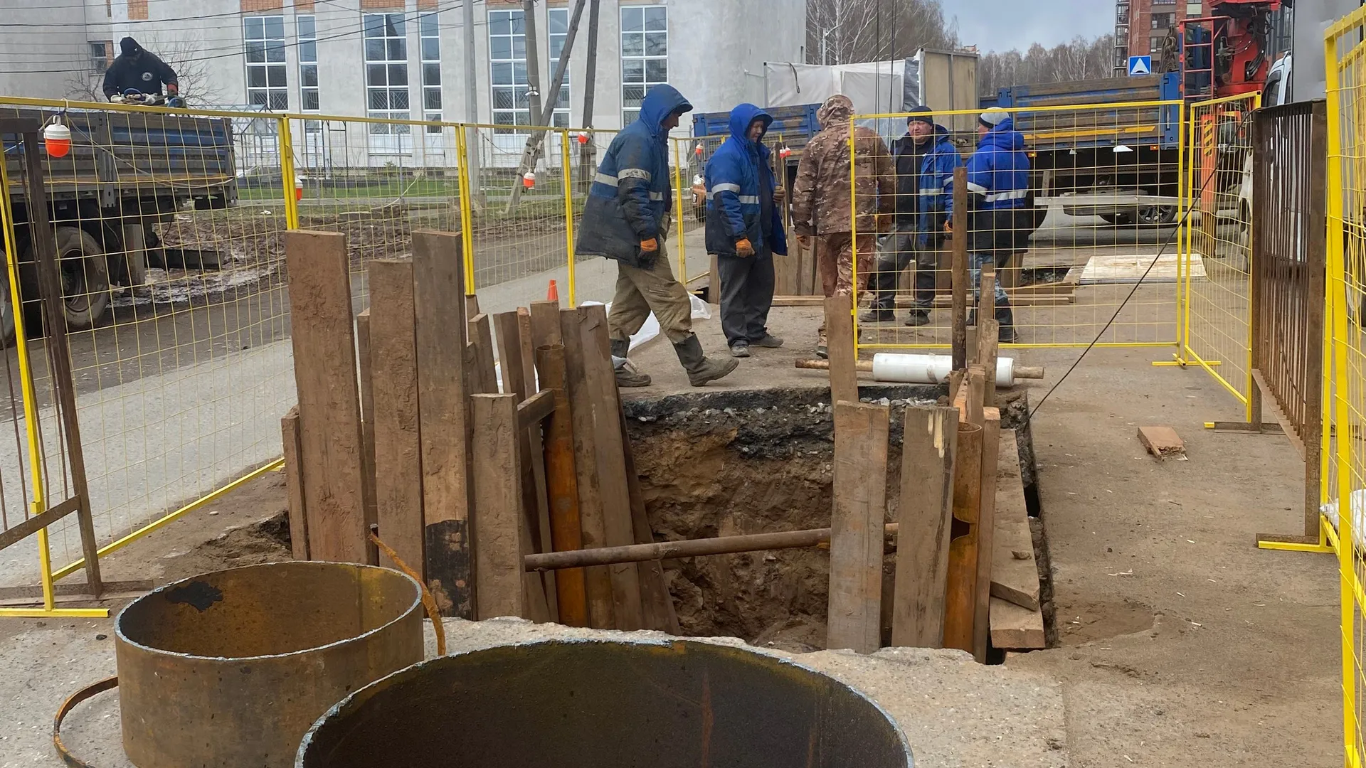 Реконструкцию канализационного трубопровода на улице Милиционной в столице Удмуртии завершат к 25 мая