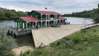 В Лесопарке Рязани у причала установили дебаркадер