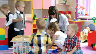 Новые порядки: детей в дошкольные учреждения принимают дистанционно