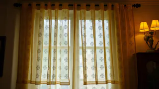 Старый тюль теперь не выбрасываю: бегу к грядкам в июне - завязи спасены и в +40