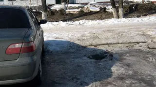 Нижнекамцы обнаружили дырявый канализационный люк