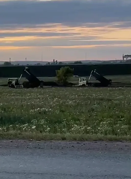 «Ребенка вырвало в машине»: жители сел под Нижнекамском задыхаются от вони с ферм