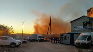 Вспыхнуло ночью: в Рязани произошёл крупный пожар на промышленном предприятии