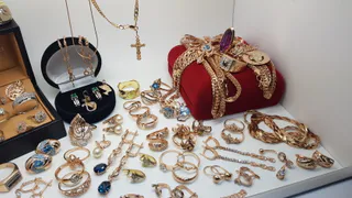 Не успели разрешить перелеты, как в Татарстане уже контрабанда ювелирных изделий из Турции 