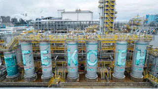 Гексен в Нижнекамске обрёл художественный облик: на НКНХ реализовали индустриальный арт‑проект