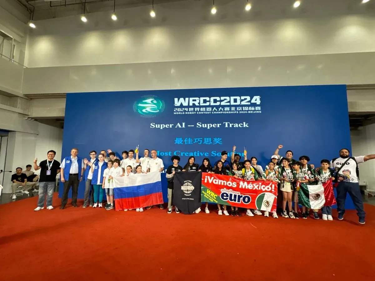 Робототехники из Магнитогорска завоевали четыре медали на соревнованиях в Пекине