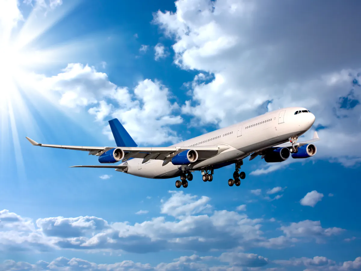 Оставшихся в Европе российских туристов вывезут через Стамбул, Дубай и Каир