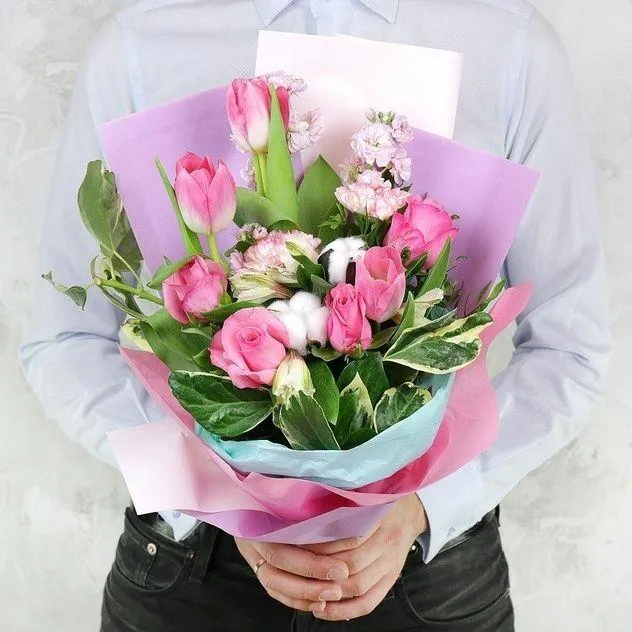 Цветы к 8 Марта можно будет взять в аренду