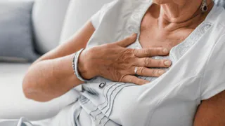 Названа необычная причина аритмии и одышки