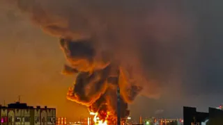 Пожар на нефтебазе в Энгельсе: введение режима ЧС и последствия атаки беспилотников