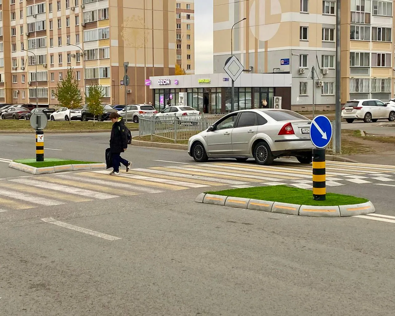 В Нижнекамске у школы №36 появился новый островок безопасности для школьников