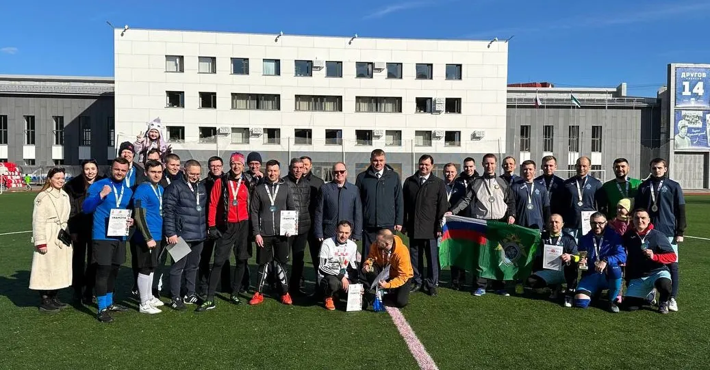 Сыктывкарские правоохранители разыграли футбольный кубок в честь юбилея Победы
