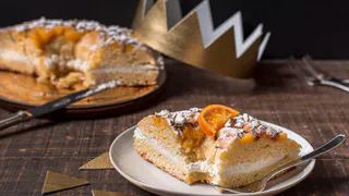 Творожная шарлотка: два варианта вкусного и нежного пирога