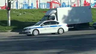 На Московском шоссе в Рязани проехал кортеж из 10 полицейских машин с мигалками