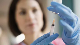 «Дрянь в организм занести хотят»: нижнекамцы отреагировали на новость об обязательных прививках от гриппа