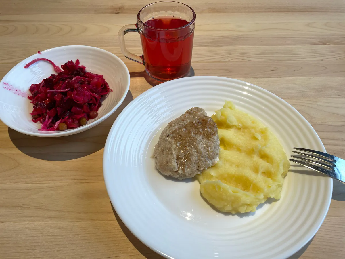 Всего один ингредиент, и котлеты становятся очень сочными и вкусными. Есть у каждого кухне