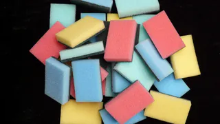 Хозяйки скрывают эти 5 гениальных способов использования обычных поролоновых губок. Вы про это не знали