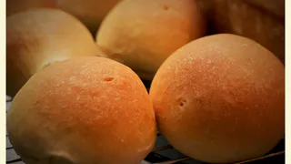 Взбиваем кефир с майонезом — и через 15 минут гора вкуснятины к чаю готова: домашних даже за уши не оттащить