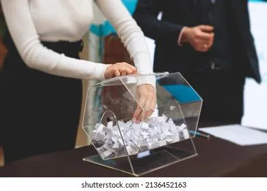 Стало известно, на что россиянин потратил огромный выигрыш в лотерею