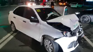 На Октябрьском проспекте во Владимире «Лада» столкнулась с электрокаром