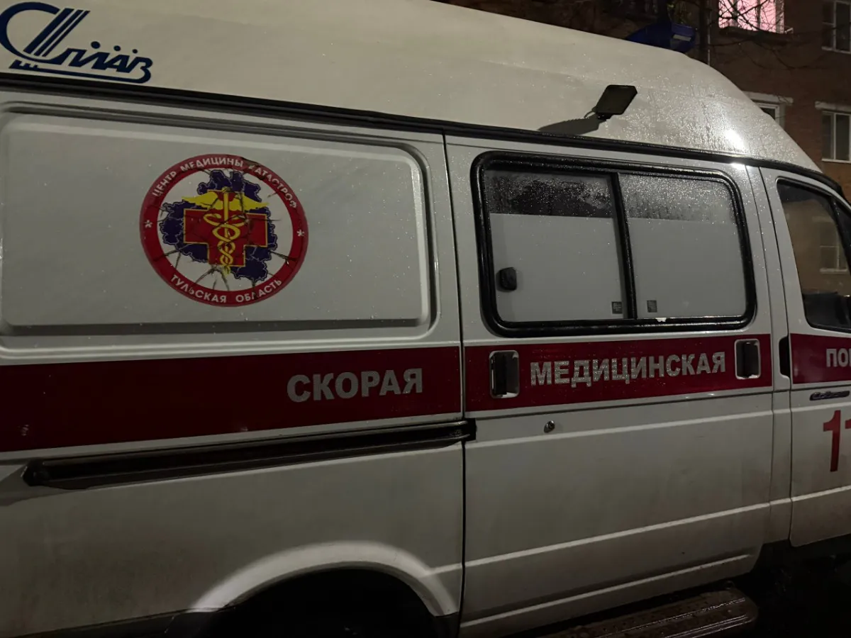 В Пензе подросток пострадал после схода льда с крыши дома на Суворова