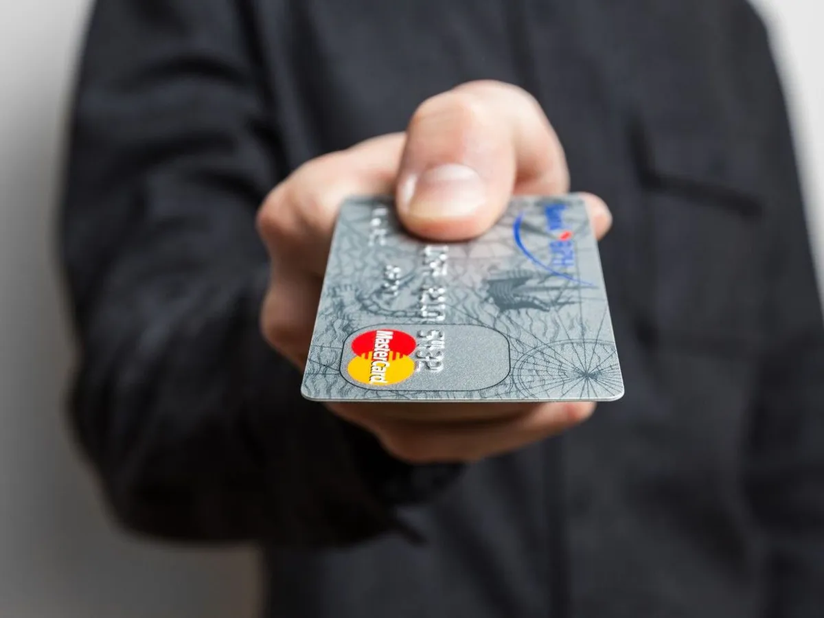 В Татарстане вор расплачивался по чужой карте до тех пор, пока на ней не закончились деньги