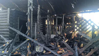 В Коми потушили 5 пожаров: спасатели предотвратили трагедии в жилых домах и хозпостройках