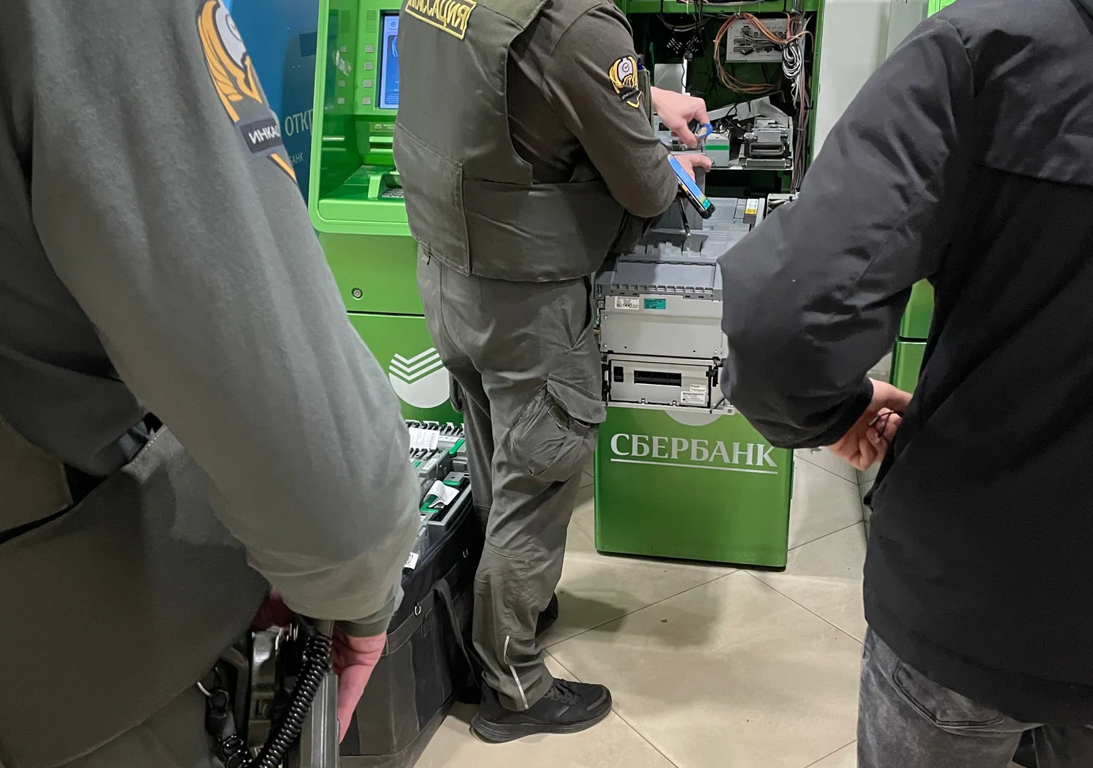 Звонок с номера 900: как отличить специалиста Сбербанка от мошенников