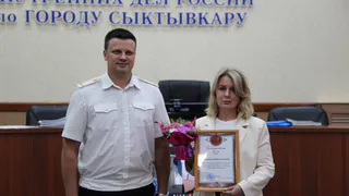 Бдительная сотрудница банка в Сыктывкаре спасла пенсионерке 890 тысяч рублей