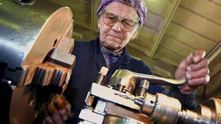 101-летняя пенсионерка до сих пор ходит на работу