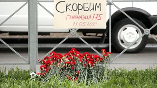 Семьи погибших и пострадавшие в гимназии Казани получат материальную помощь 