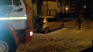 Из-за припаркованных автомобилей  "скорая" и пожарные машины не могли попасть во двор