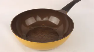 Жир и нагар растворятся без следа за 2 минуты: вот как делают хитрые и опытные хозяйки — без ядовитой химии