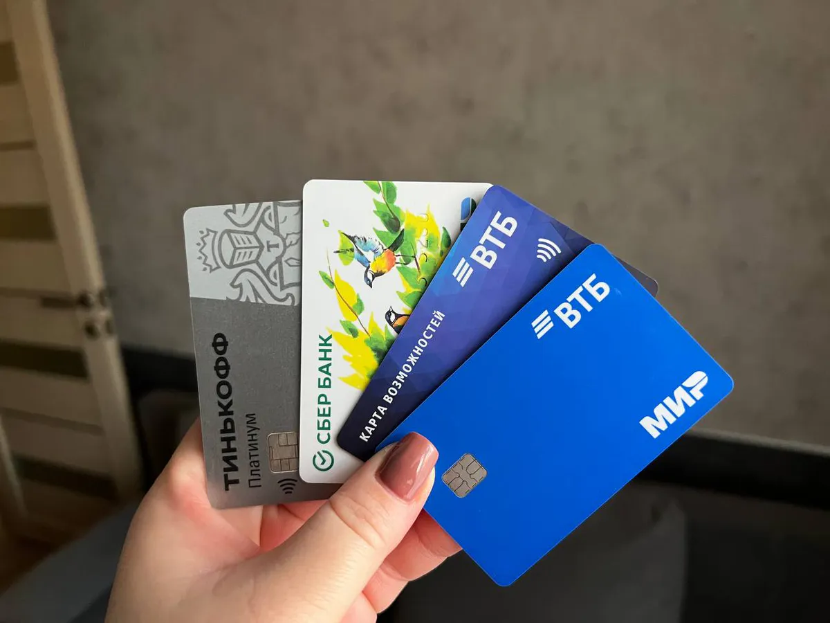 С 1 августа списание с карт "Мир" станет необратимым: россиян предупредили о новых правилах переводов
