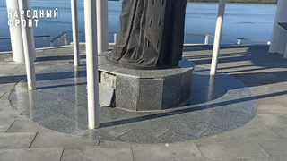 "В глаза бросилась рассыпающаяся штукатурка на бордюрах": обновленная набережная в Мариинском Посаде не прошла проверку