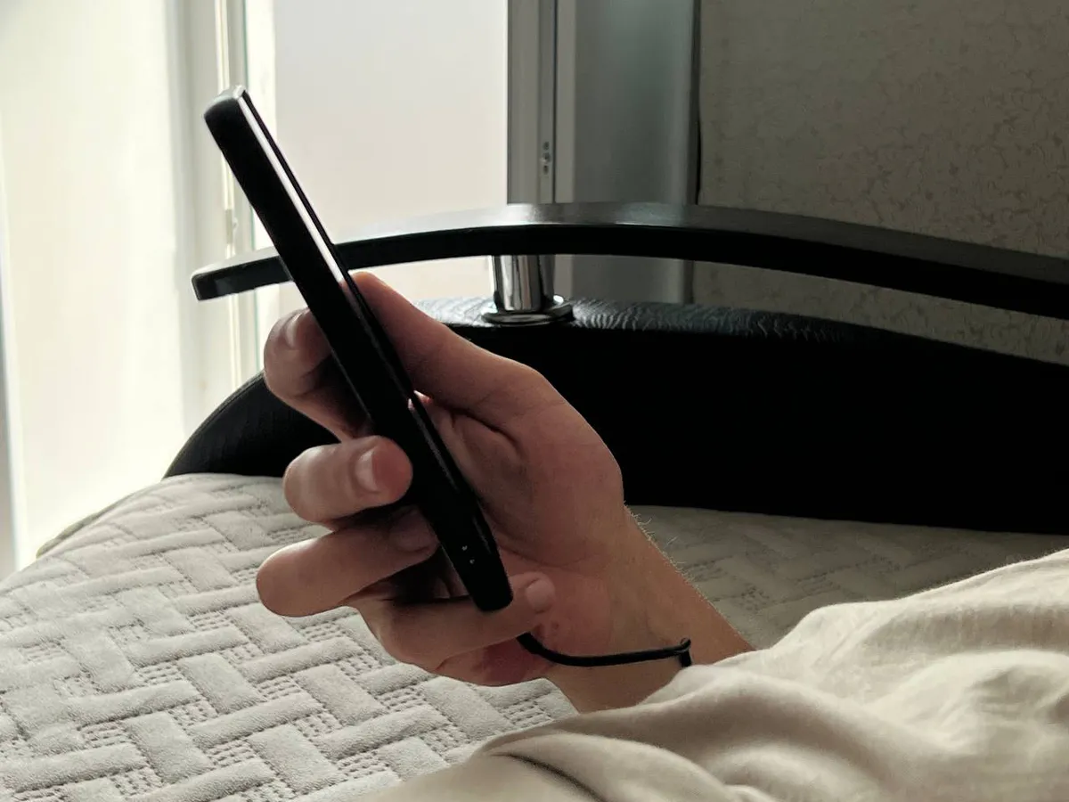 Эксперт предупредил об опасной привычке россиян: почему нельзя хранить сканы паспорта в телефоне