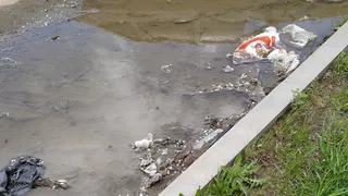 Жуткая трясина: без ухода дороги в Семчине превратились в болото