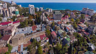 Маленький город с большим характером: за что туристы влюбляются в Алушту с первого визита