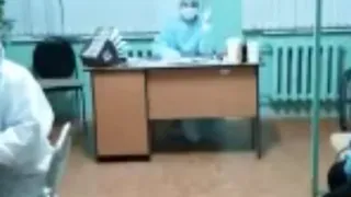 «Выпейте таблетку и спать»: в Нижнекамске женщине с температурой медики отказались помочь