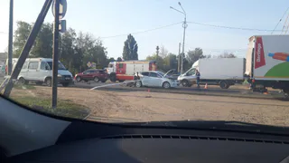 На Южной окружной автомобиль сплющился от удара сзади