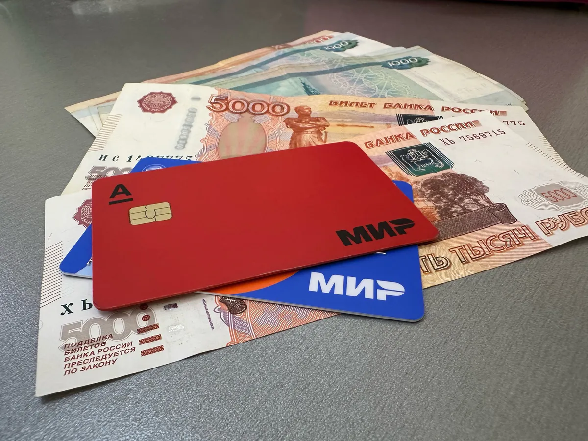 Житель Башмаковского района наткнулся на мошенников во время покупки уличной беседки