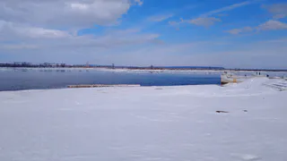 В Нижнекамске на Каме начался ледоход