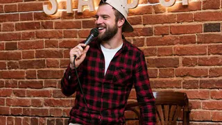 "Еще со школы я полюбил сцену" - известный рязанский стендап-комик рассказал об участии в Comedy Battle