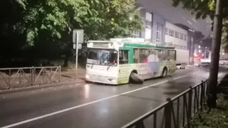 18 сентября на улице Советской Армии в Рязани у троллейбуса №13 отвалилось колесо