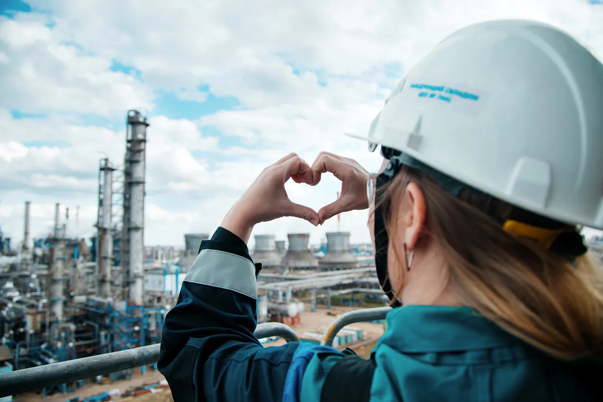 Средние зарплаты на градообразующих предприятиях Нижнекамска достигли 149 тыс. рублей