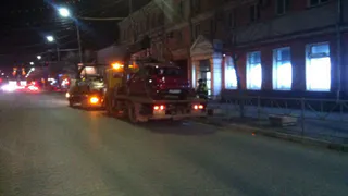 Народное фото: на Соборной массово эвакуируют автомобили