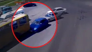 ДТП на Московском шоссе – столкнулись Mazda и троллейбус. Видео