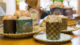 Епархия: “Освященные” куличи в магазинах церковью не благословляются