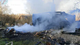 В деревне под Брянском сгорели два дома 
